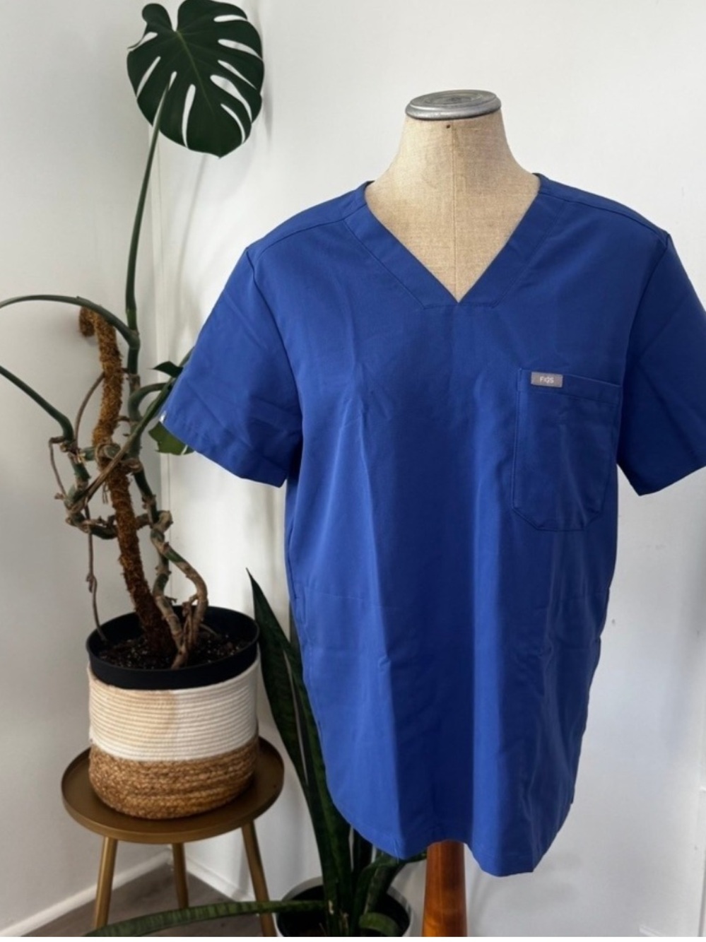 FIGS Men's Denim Scrub Top